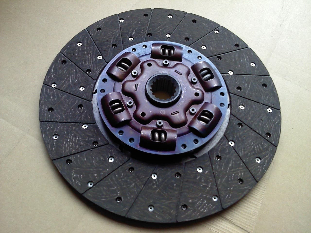 Clutch Plate Assembly – Tractor, 180 mm