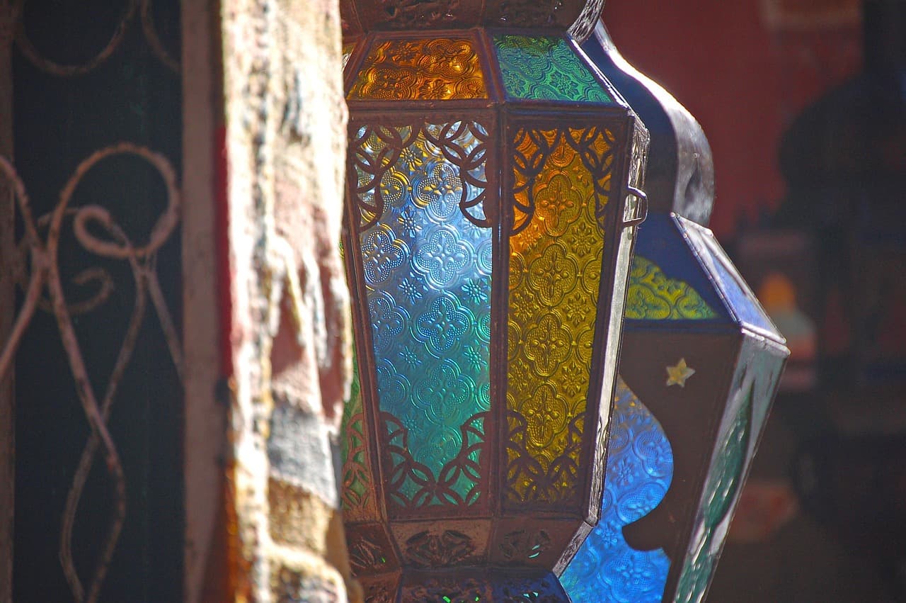 Metal Lantern (Moroccan Style) – 24 in, Black