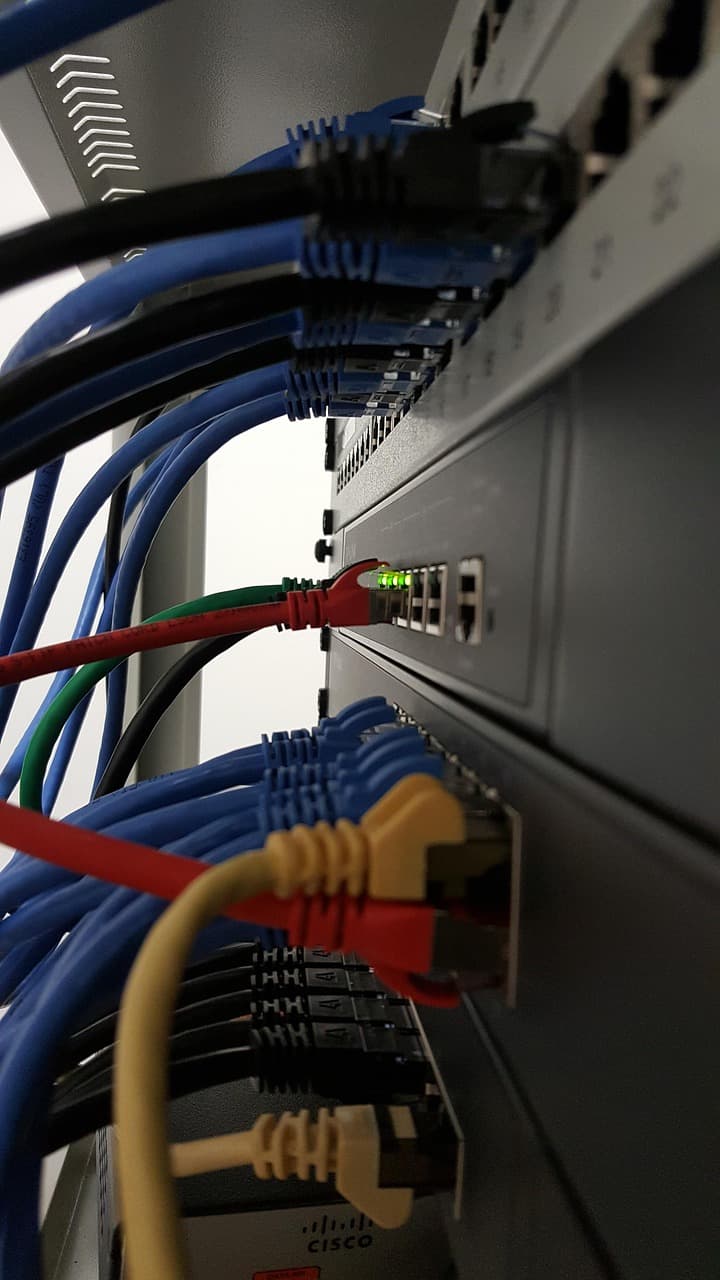 Network Switch (Unmanaged) – 16 Port, Gigabit